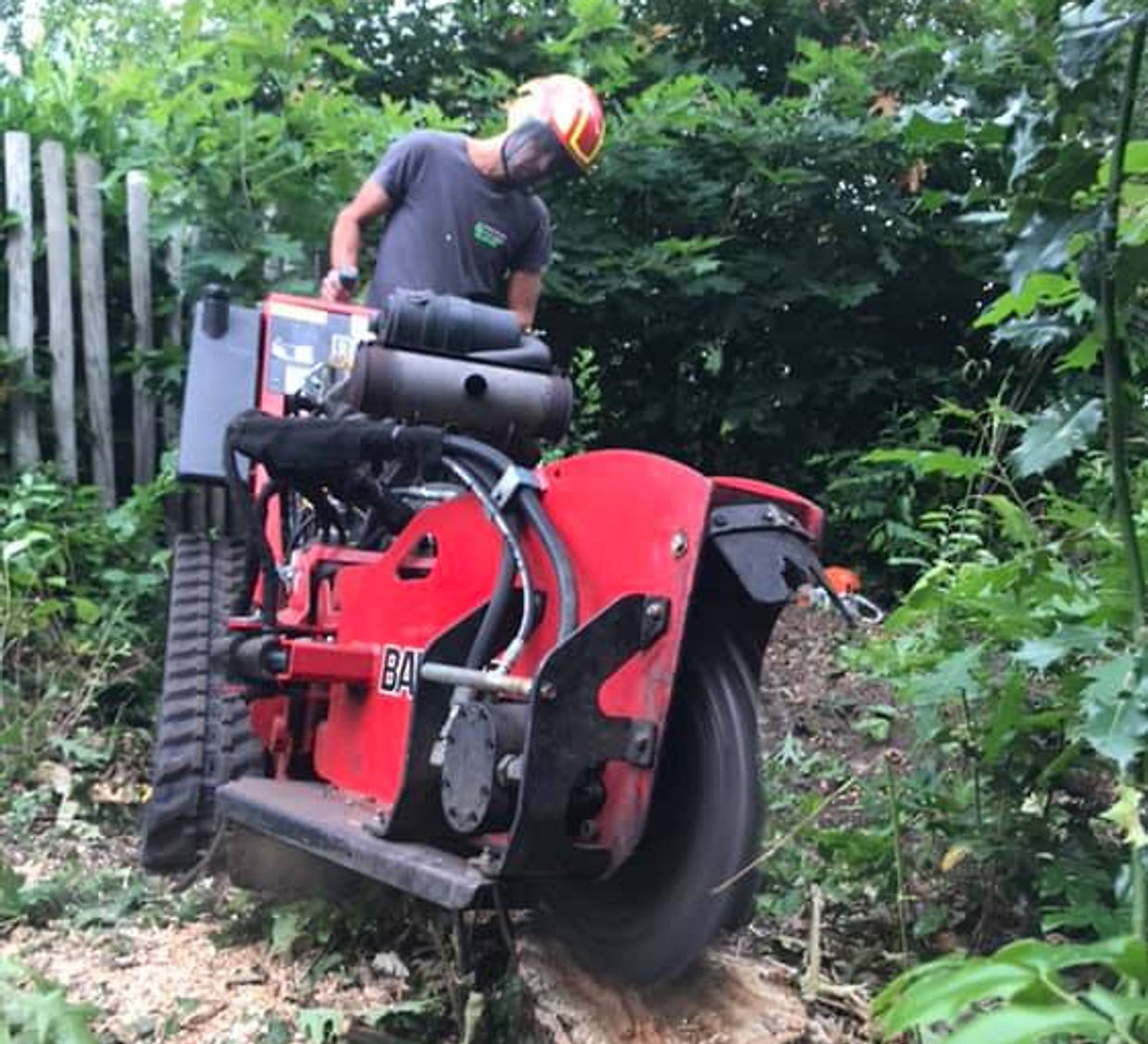 Karweien in en rond het huis